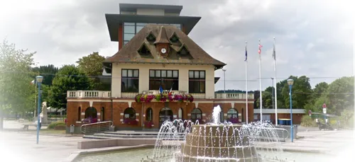 Un rassemblement coloré pour rendre hommage à Elise à...