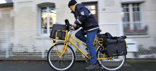 Un facteur risque une mise à pied pour avoir vendu un calendrier...