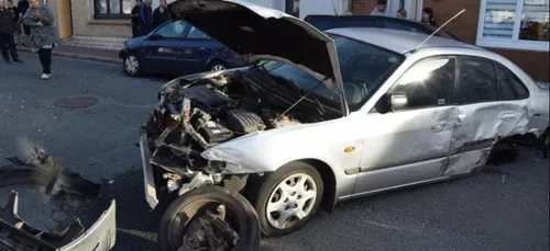 Le chauffard et sa jeune passagère sont activement recherchés