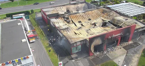 Incendie de Devianne : les images impressionnantes des Sapeurs...