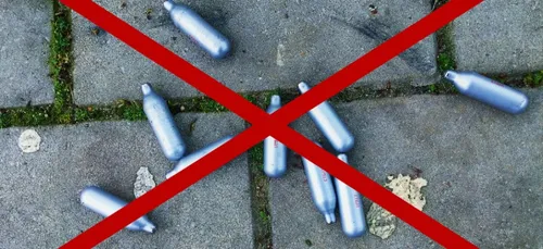 Des arrêtés d'interdiction de gaz hilarant pour les mineurs