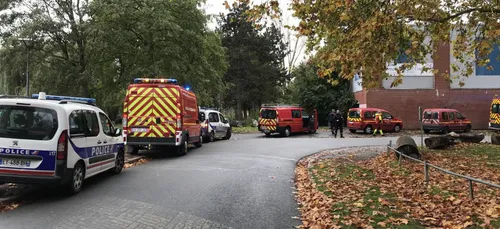 Le corps sans vie d’un homme découvert flottant au milieu du canal...