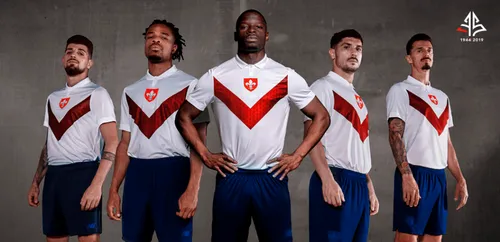 New Balance dévoile un maillot collector pour les 75 ans du LOSC