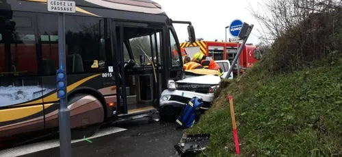 Haillicourt : une violente collision entre une voiture et un bus...