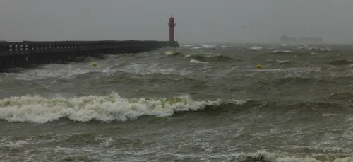 Attention au phénomène de vagues-submersion dans le Pas-de-Calais