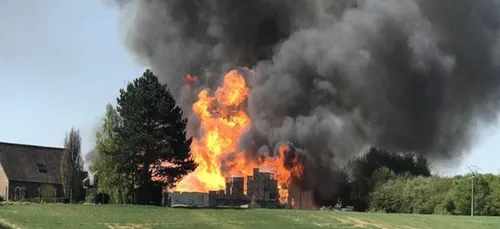 Impressionnant incendie dans l'Arrageois