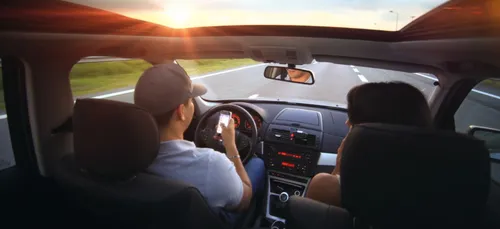Téléphone au volant : votre permis peut vous être immédiatement retiré