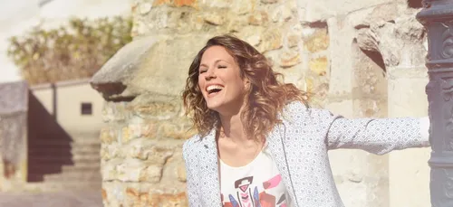 "Demain nous appartient" : Lorie Pester annonce la naissance de son...