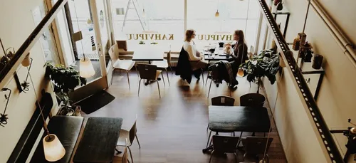 Covid-19 : bars et restaurants pourraient ne pas rouvrir avant le...