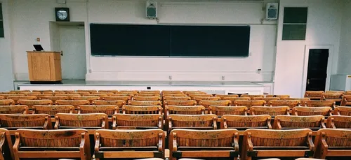 Certains étudiants pourraient reprendre les cours en présentiel à...