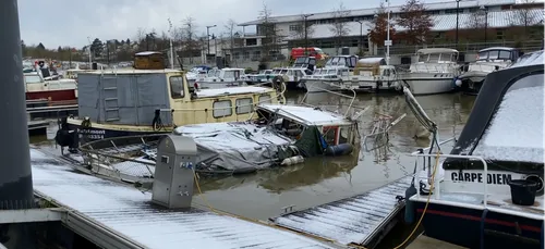 Un bateau coule à Hautmont