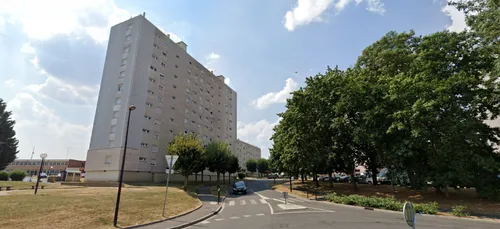 Oise : des policiers visés par des tirs de mortier d'artifice à Méru