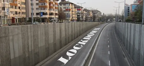 Mesures sanitaires : à quoi s'attendre ce soir dans les...