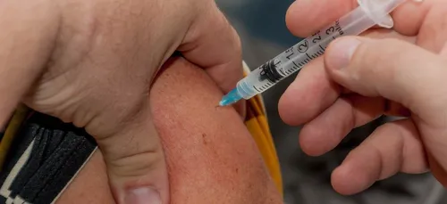 Emmanuel Macron annonce la vaccination des plus de 70 ans dès samedi