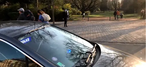 Soleil, chaleur, la police a dû intervenir à Lille pour disperser...