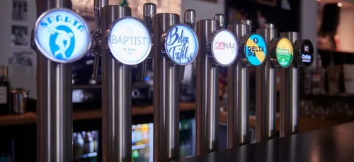 Dix bars de Lille vident leurs fûts à prix cassés ce week-end