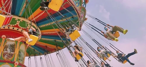 Français, quand pourra-t-on profiter des parcs d'attractions et...