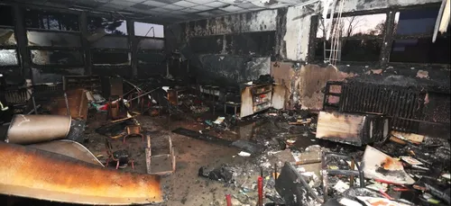 Lille : une école incendiée, les pompiers attaqués pendant...