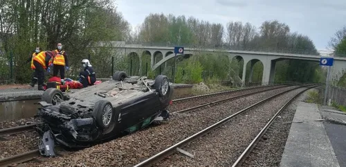 Spectaculaire accident cette après-midi à Hangest-sur-Somme