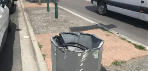 Reims : un poteau portant une caméra de vidéosurveillance scié en...