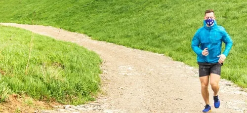 Decathlon : le masque barrière adapté au sport sera vendu à partir...