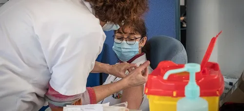 L'Académie de Médecine recommande de rendre le vaccin anti covid...