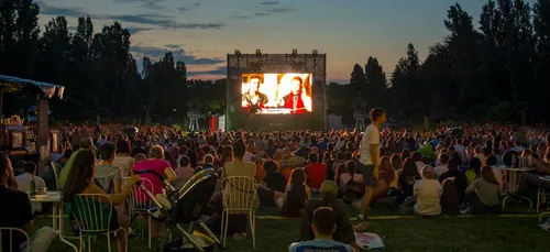 Plus de 100 séances de cinéma en plein air programmées cet été dans...