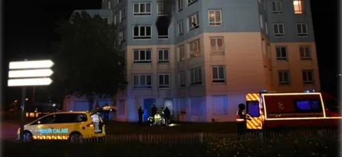 Calais: Un appartement ravagé par un incendie dans une tour de 14...