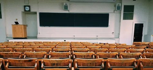 La ministre Frédérique Vidal promet une rentrée universitaire...