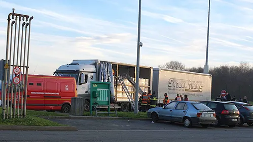 Un migrant retrouvé mort dans un camion sur l’A16