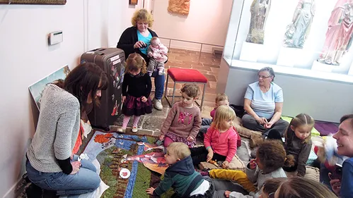 Les bébés ont aussi leur place au musée !