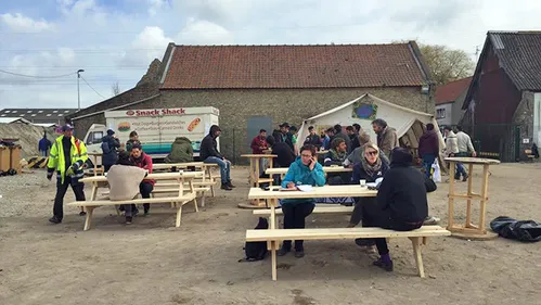 Et si vous alliez donner un coup de main au camp de la Linière ?