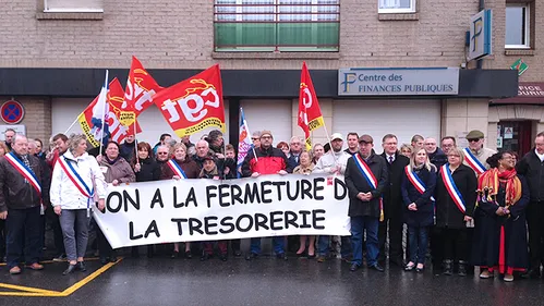 Manifestation hier à St Pol sur Mer contre le projet de fermeture...