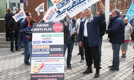 "Non à la haine anti-flic", le message des policiers et des...