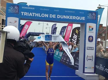 De beaux champions sur le podium du triathlon de Dunkerque
