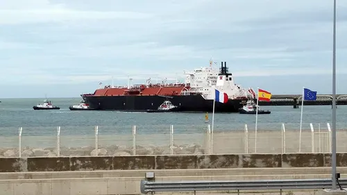 Le terminal méthanier a célébré sa première cargaison de gaz...