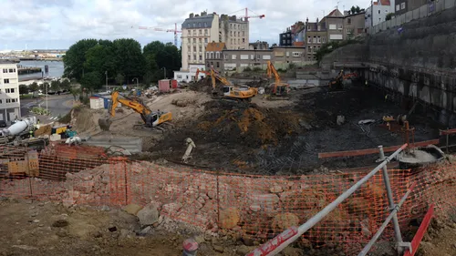 Visite du chantier des Terrasses de la Falaise