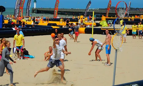 Pendant une journée, la plage va ressembler à celle de Copacabana !