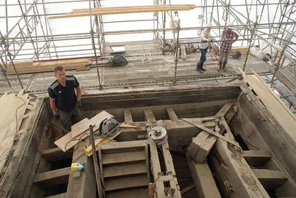 Après la cathédrale, c’est au tour de l’hôtel de ville d’être en...
