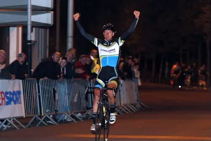 50 tours de la vieille-ville à vélo, c'est le Critérium des...