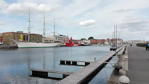 Les maisons flottantes vont-elles prendre la place des bateaux quai...