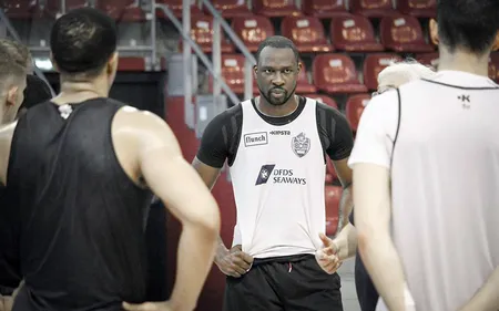 Florent Piétrus : "Je suis là pour être le leader sur le terrain et...