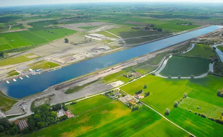Un agent et son tracteur tombent à l’eau au PAarc de l'Aa
