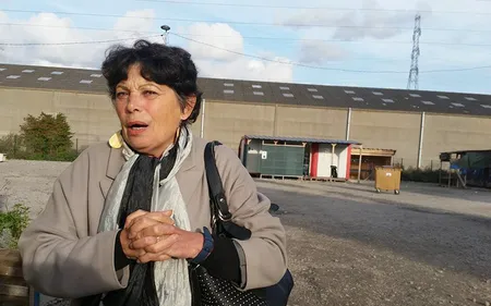 Michèle Rivasi est venue visiter le camp humanitaire de la Linière