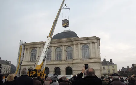 A Saint-Omer, le moulin à café a retrouvé son chapeau !