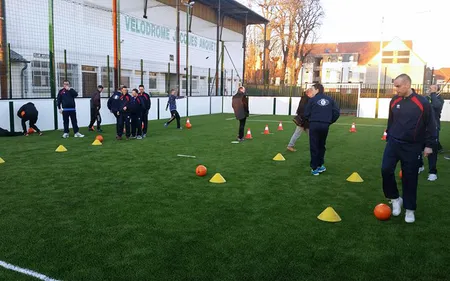 Saint-Omer lance le premier terrain foot à cinq en extérieur de la...