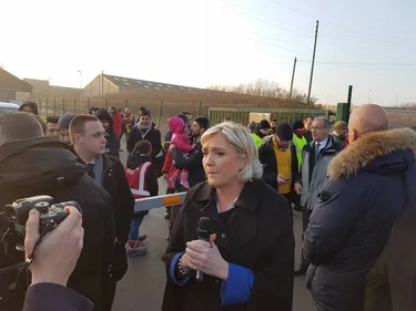 Marine Le Pen est venue au camp de la Linière à Grande-Synthe
