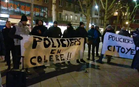 En civil, les policiers ont défilé dans les rues de Dunkerque