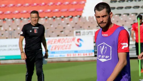 Critiqué pour avoir laissé Thil sur le banc, Pochat explique ses choix