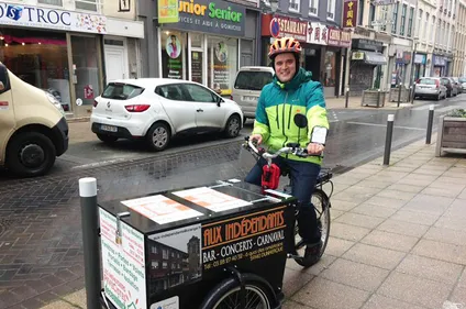 Bloqués à la maison ou au boulot ? Un gentil cycliste vous dépanne !